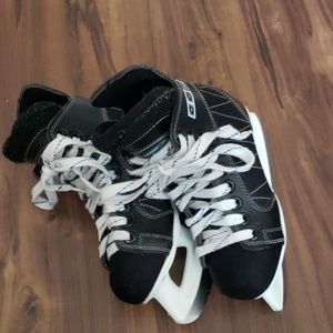CCM Powerline 60 Youth Hockey Skates size 1